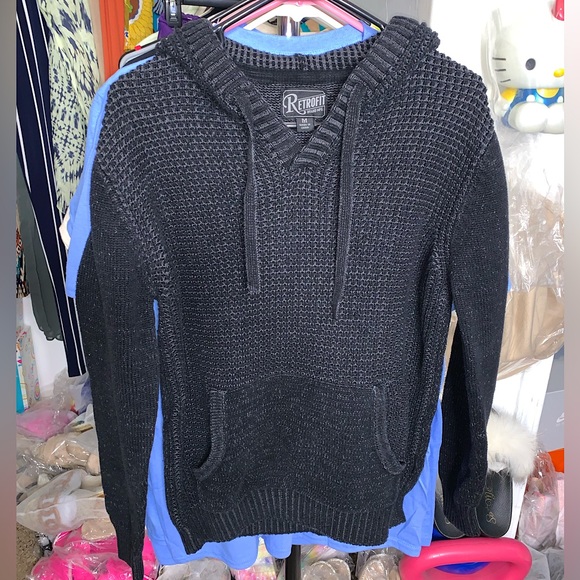 🦋 Retrofit Brand Knit Sweater - Picture 1 of 5